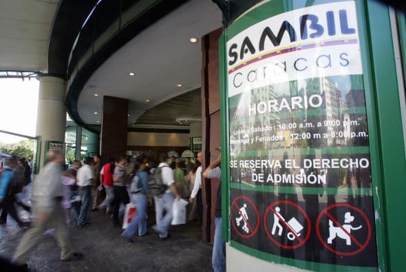 VENEZUELA VS. GRUPO SAMBIL- Pero las expropiaciones en Venezuela no sólo han procedido contra compañías extranjeras, el grupo constructor venezolano Sambil, quien posee numerosos complejos comerciales y residenciales en Venezuela, también se une a la lista de afectados.