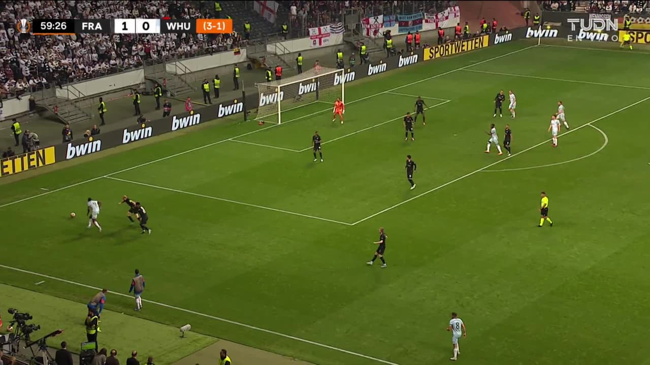 ¡TIRO ATAJADO! disparo por Craig Dawson.