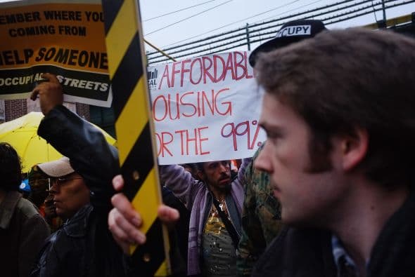 Hay que recordar que la explosión de la burbuja del mercado inmobiliario ayudó a lisiar la economía de Estados Unidos, la cual continúa sufriendo los resultados.