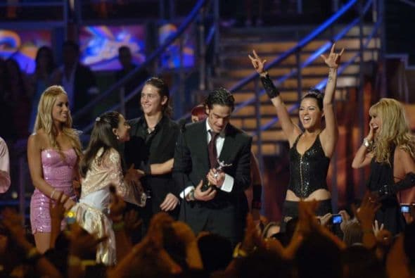 El grupo RBD (Rebelde), integrado por Anahí, Maite Perroni, Dulce María, Poncho Herrera Christian Chávez y Christopher Ukerman, interpretó el tema 'Sólo quédate en silencio' y regresó a México con cuatro premios.