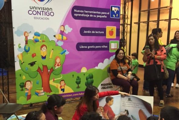 Gracias a nuestros amigos y amigas de Austin que se acercaron a la Feria para Aprender, de Univision Contigo, donde repartimos mil libros y dimos talleres de FAFSA a padres y estudiantes que quieren pagar por la universidad.