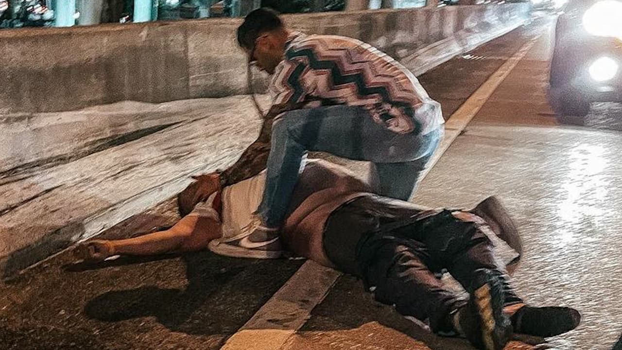 "Estuve en el momento y lugar exacto": médico que salva la vida a un hombre en la carretera de Miami-Dade