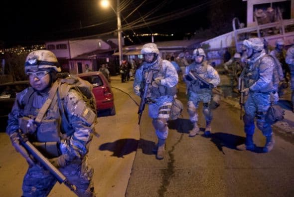 Que llegaron con cientos de elementos a auxiliar en la zona devastada.