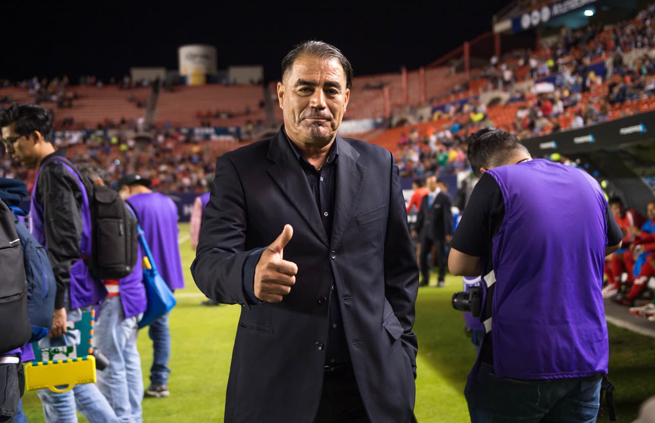 Roberto Saporiti le responde duro a Paco Ramírez tras críticas a los argentinos