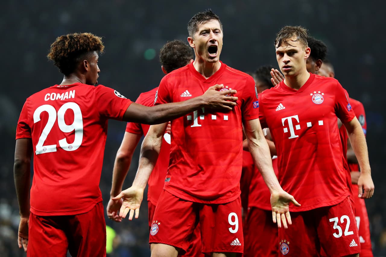 El polaco obtuvo récord de anotar 10 goles en los cinco primeros partidos de la Bundesliga, incluyendo un Hat-trick.