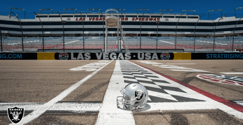 Para los amantes del automovilismo tenemos 'Las Vegas Motor Speedway' para una diversión sin límites de adrenalina.