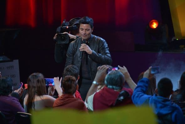 La estrella de Chayanne llenó de música y luz el foro, desde donde encantó ¡y enamoró! a los asistentes. 