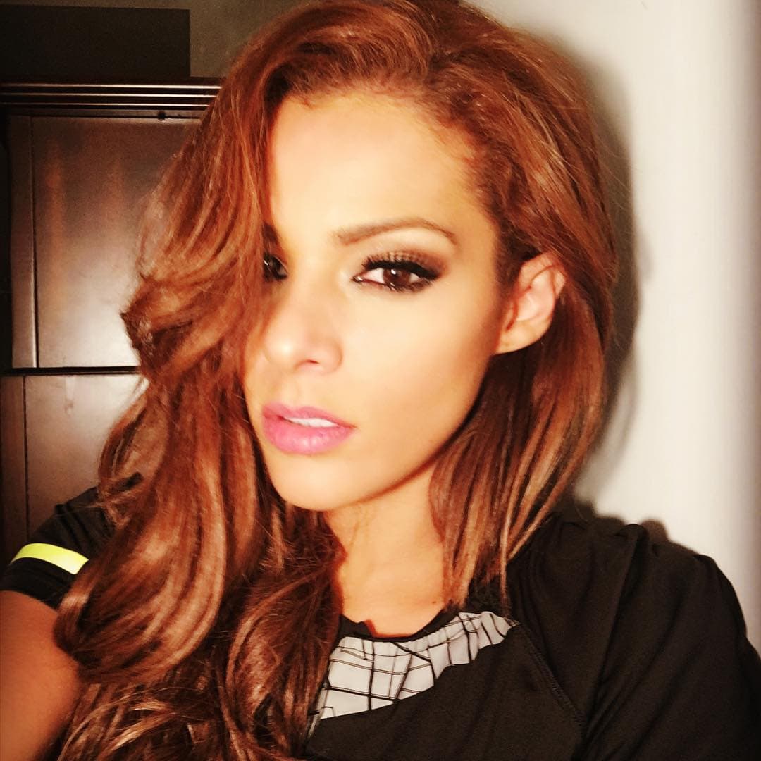 Este domingo en el segundo show de NBL VIP, se revelarán los nombres de las dos participantes que entrarán a la competencia. No te lo pierdas a las 8/7C por Univision.