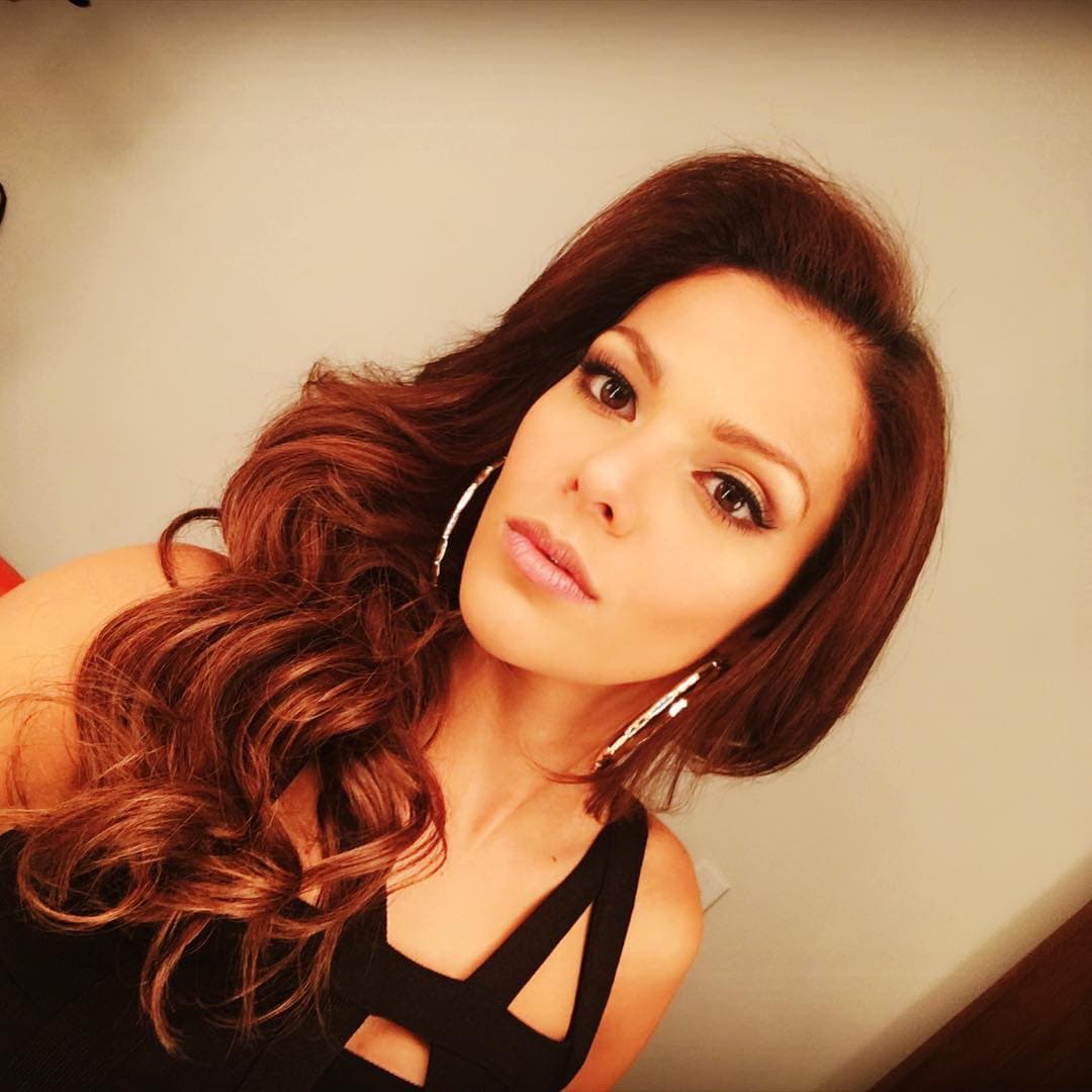 Este domingo en el segundo show de NBL VIP, se revelarán los nombres de las dos participantes que entrarán a la competencia. No te lo pierdas a las 8/7C por Univision.