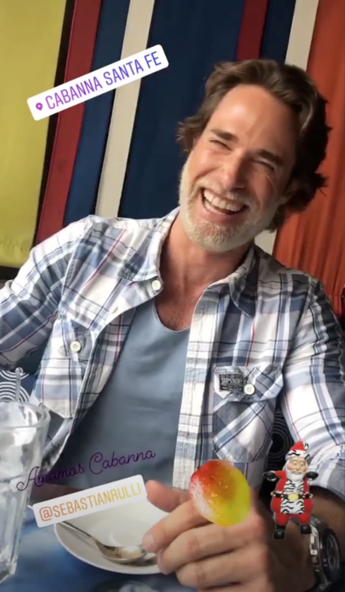 También a través de sus stories, la protagonista de 'Lo que la vida me robó' dedicó varios halagos en un video a su novio tras su alocada transformación y lo llamó el "mango más sabroso".