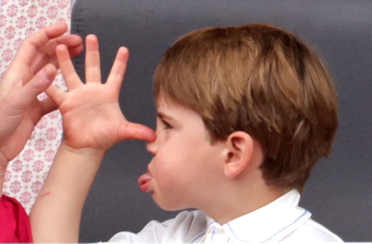 <b>"Todos los niños sanos lo hacen",</b> acotó, "a menos que le tengan pánico a sus papás o estén reprimidos".
<br>