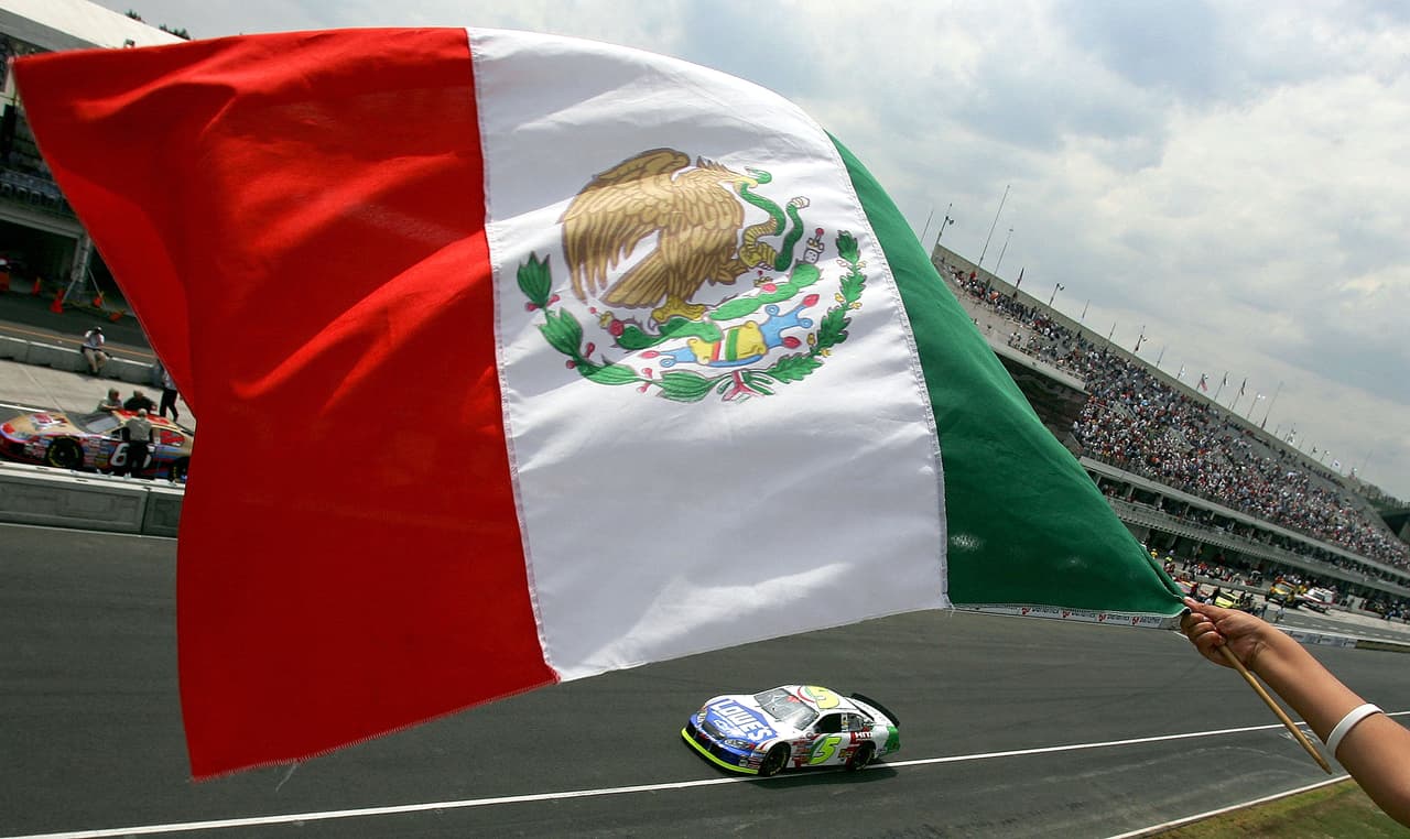 México — San Diego | 
<a href="https://consulmex.sre.gob.mx/sandiego/" target="_blank">Sitio web </a>
<br>1549 India Street 
<br>San Diego CA 92101 
<br>Teléfono: (619) 231-8414 
<br>Correo: info@consulmexsd.org