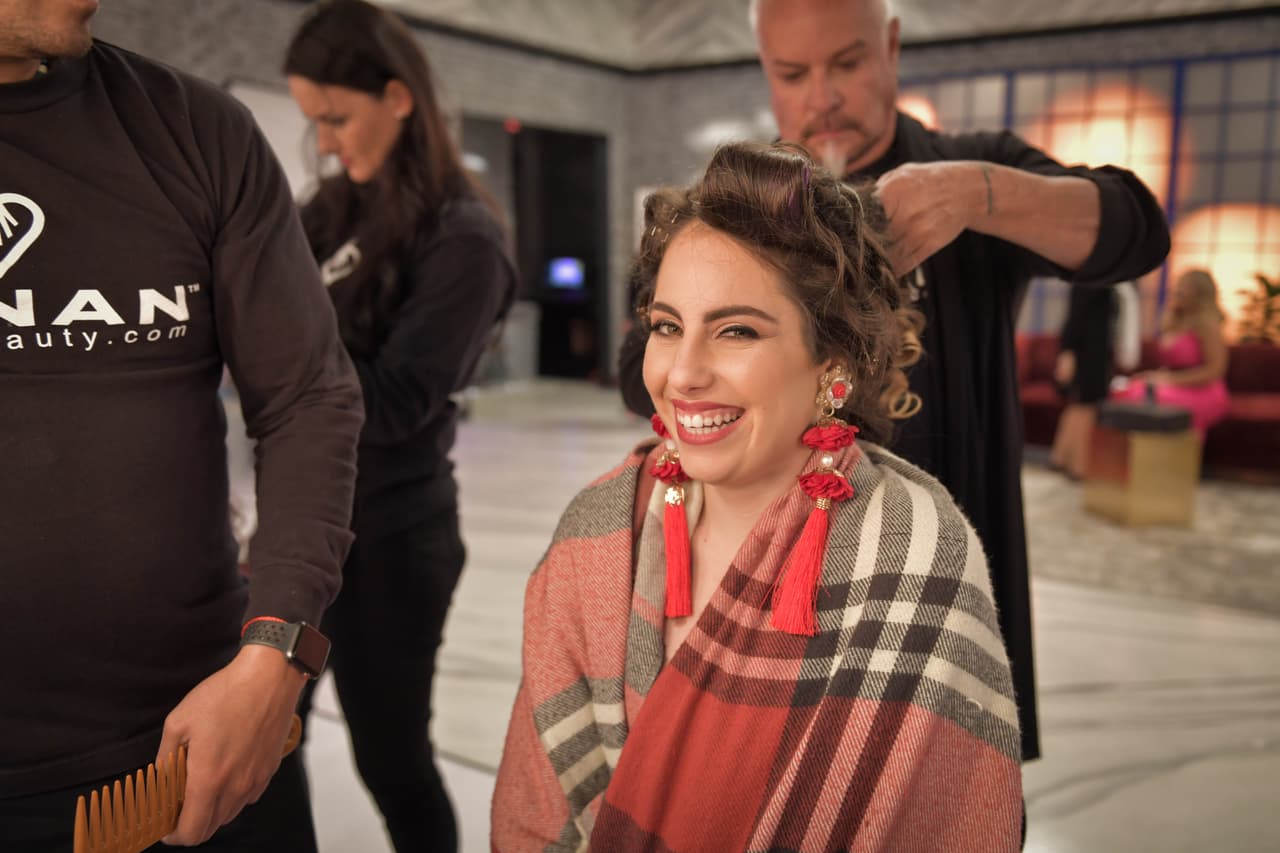 Algunas, pues, mueren de frío y prefieren llegan a la sesión de maquillaje y peinado hasta con la cobija. ¡Vamos, Massiel, es hora de entrar en calor!