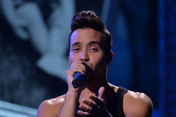 Royce derretirá a todas sus fans.