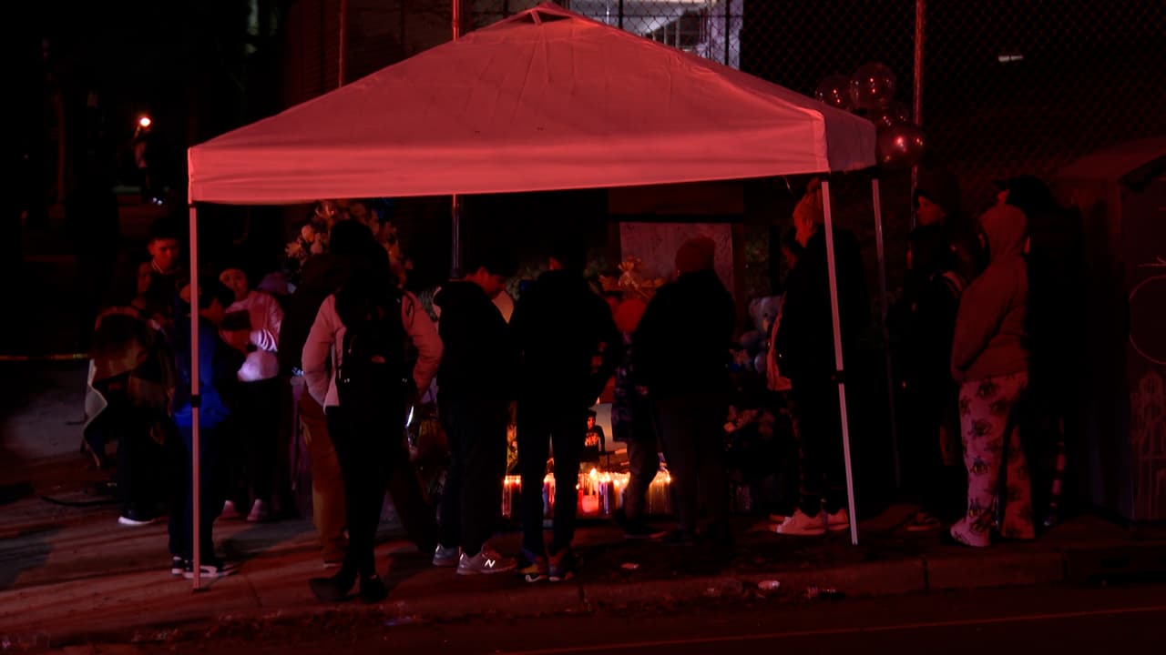 Las autoridades no han confirmado la información, 
<b>pero testigos del accidente señalaron a Univision que el conductor fue retenido </b>y otros dos pasajeros huyeron del accidente.
<br>