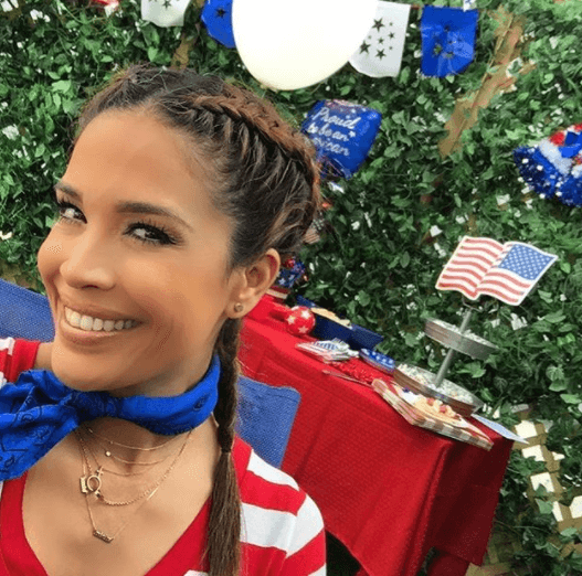 Desde la casa de Despierta América, Karla Martínez deseó "Happy 4th of July".
