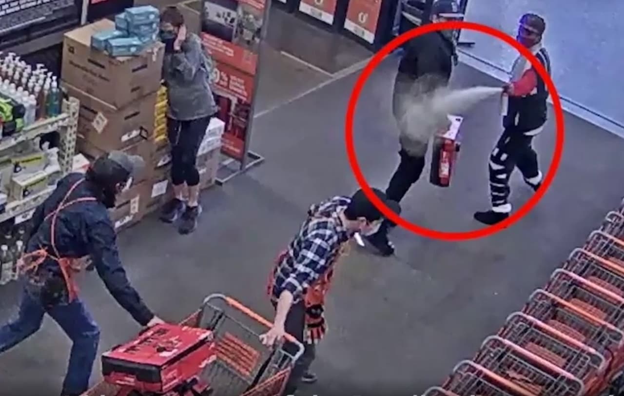 ICE asegura que indocumentados ahora roban tiendas para pagar cuotas de coyotes