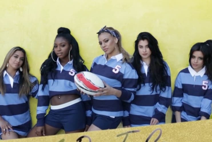 De repente han cautivado con atuendos más sport.