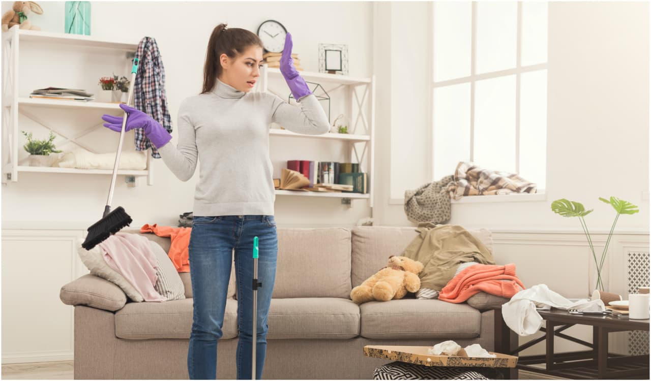 En este Mes del Mono existe una buena compatibilidad amorosa con la Serpiente
<br>
<b>Oportunidades que debes aprovechar este mes:</b> la buena fortuna que está ahora envolviéndote, mantén un ojo y oído receptivos porque tanto en el amor como en la fortuna y el trabajo lo que se está gestando es muy bueno para ti.
<br>
<b>Peligros que debes evitar:</b> el desorden, la falta de disciplina y la impuntualidad que podría colocarte en situaciones embarazosas en tu trabajo o en tu vida social.
<br>