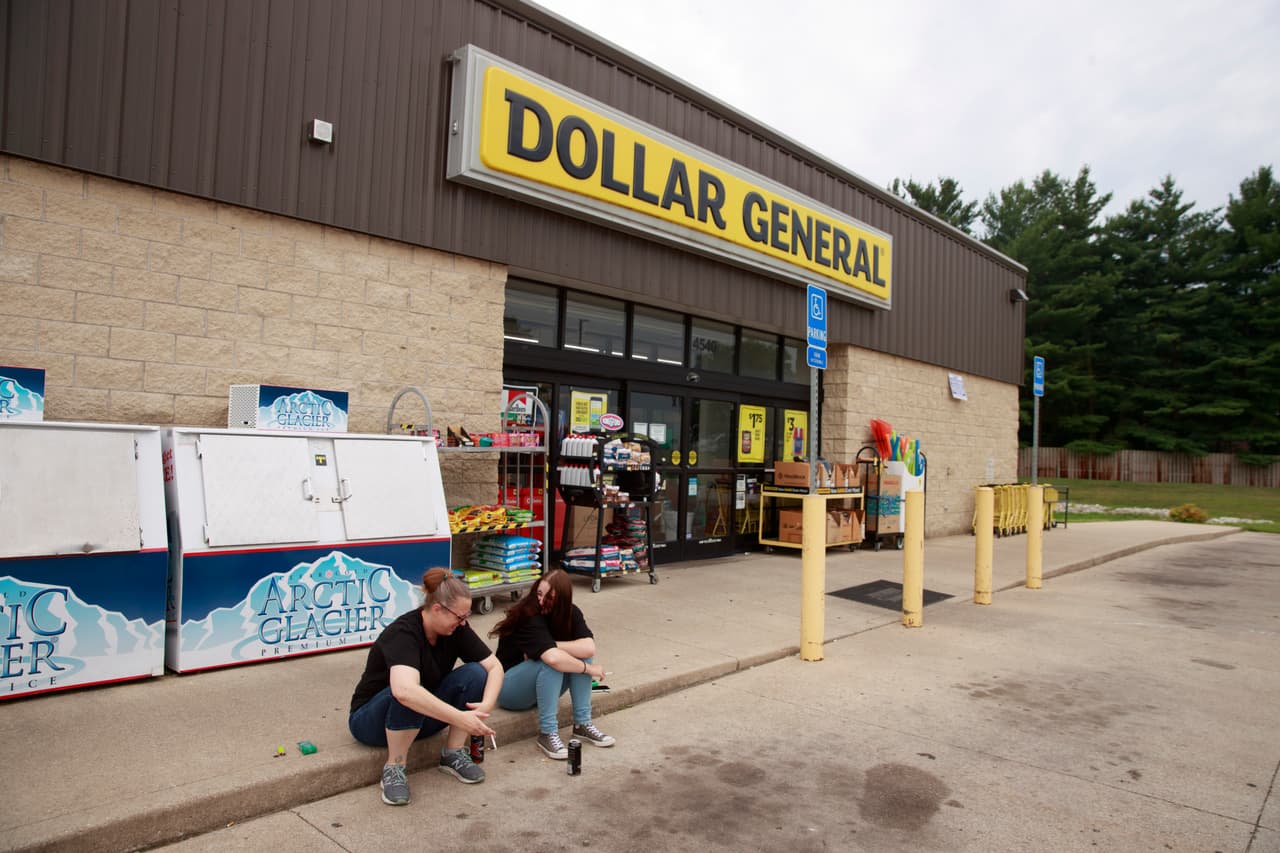 <b>Dollar General</b>.
<br>
<br>La tienda donde todo cuesta alrededor de un dólar tiene más de 16,000 tiendas en 46 estados, y las oportunidades de trabajo que ofrece son abundantes.
<br>
<br>Buscan sobre todo asociados de ventas principales, asociados de ventas y gerentes de tiendas.
<br>