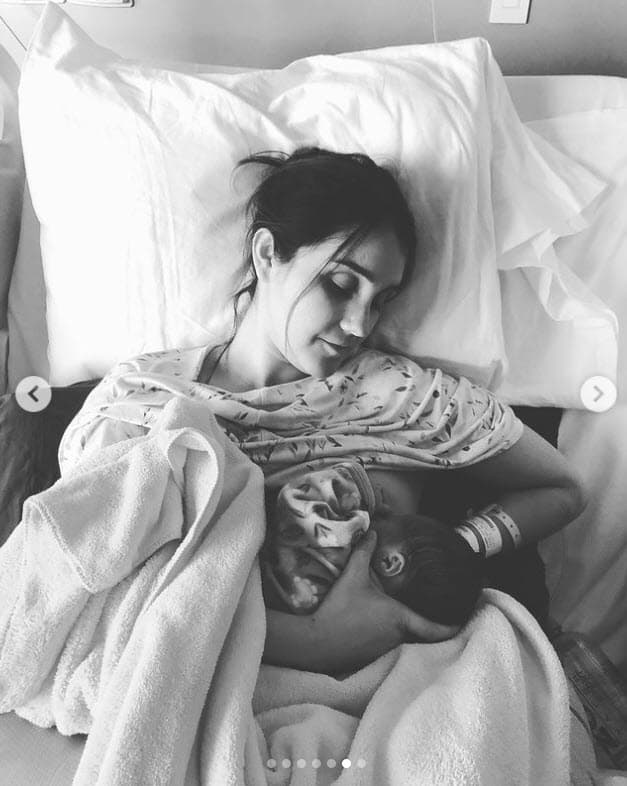 "Le doy gracias a Dios por tu vida y le pido que te cuide, te bendiga y guíe cada uno de tus pasos", agregó la artista en otra publicación con imágenes que les tomó una fotógrafa profesional.