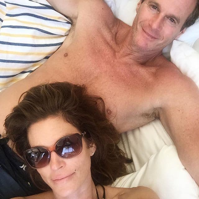 Aquí una foto del famoso matrimonio reposando.