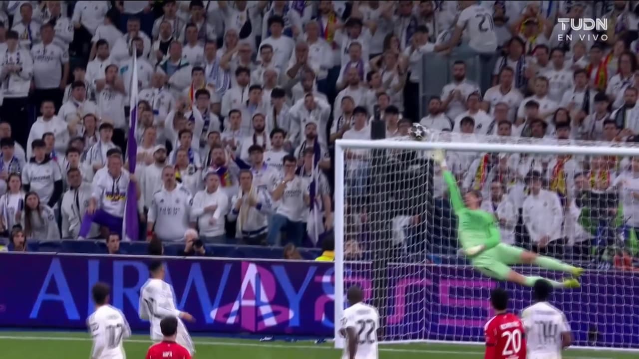 ¡El travesaño salva al Madrid! Silva dispara y se pierde un auténtico golazo