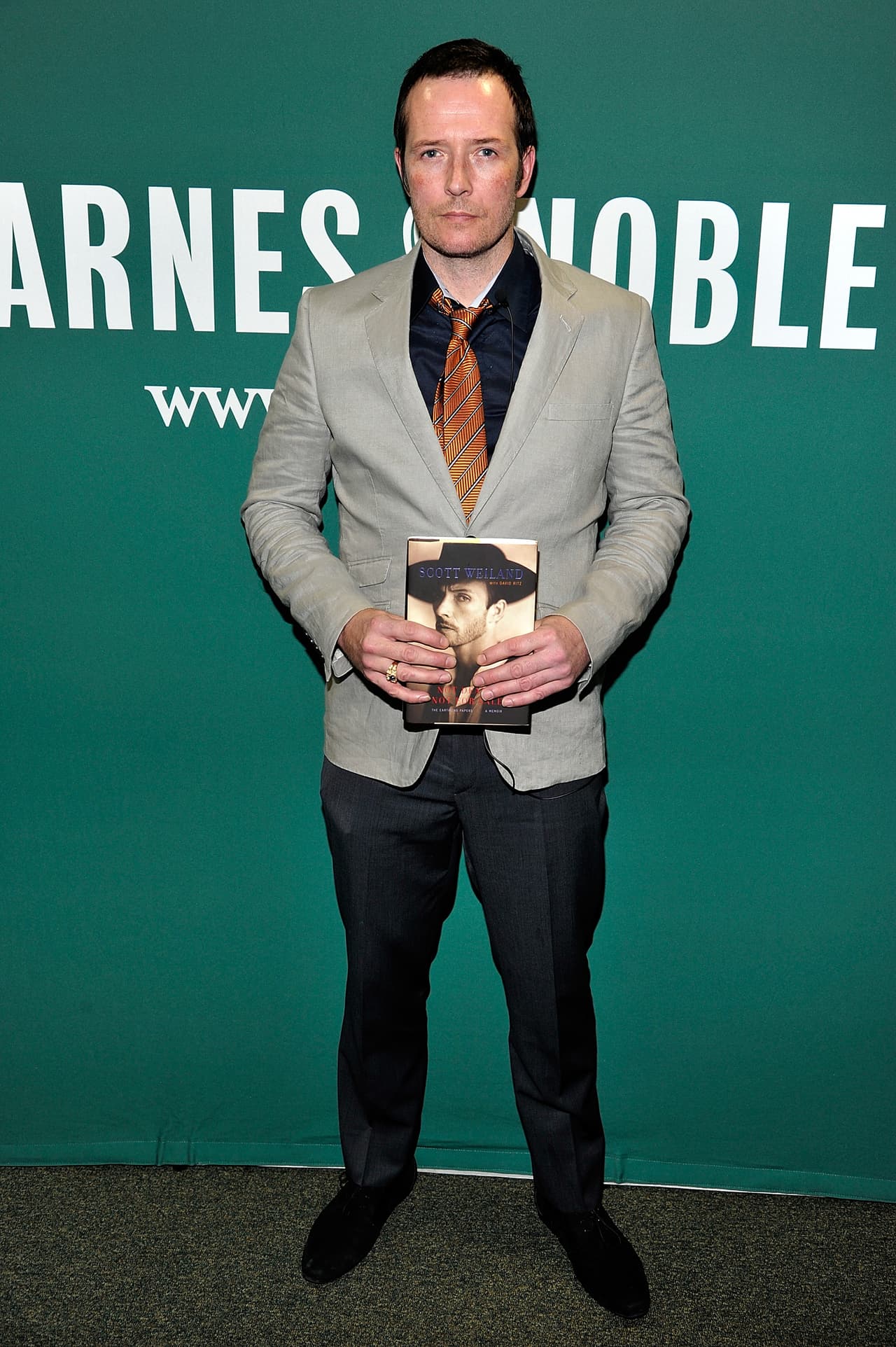 Hasta que se reveló después de la autópsia que el músico sí falleció debido al abuso de diversas drogas tales como cocaína, éxtasis y alcohol.