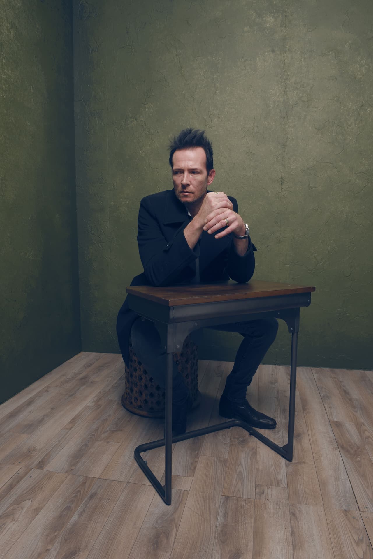 Debido a su conocido gusto por ciertas drogas, las primeras declaraciones indicaron que se trataría de una sobredosis, pero su esposa lo desmintió.