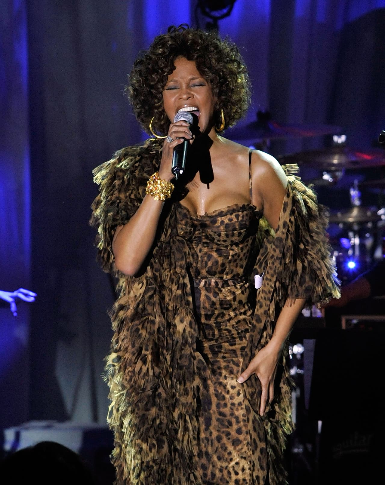 Una de las voces femeninas icónicas desde los 80' fue Whitney Houston, quien lamentablemente murió en 2012.