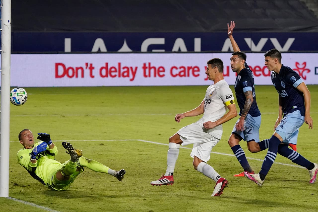 Con gol de Kai Koreniuk al minuto 90, el Gañaxy consigue su deseada victoria, Javier Hernández ingresó al terreno de juego al minuto 50.