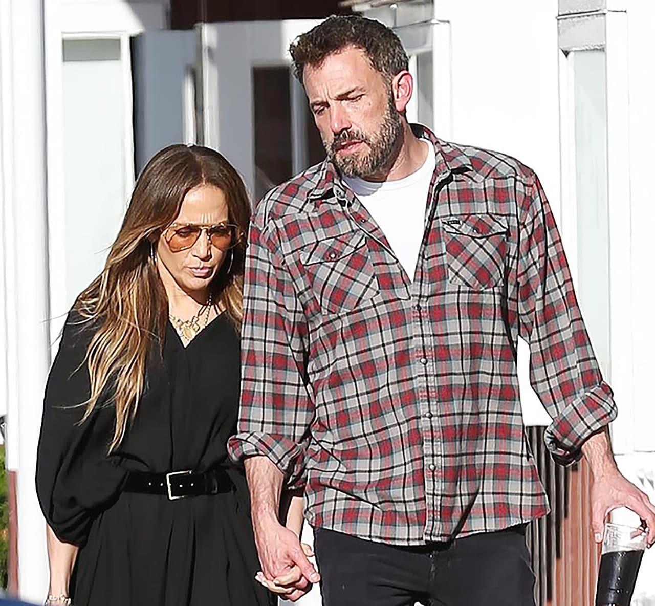 Desde hace varias semanas se les ha visto visitar distintas propiedades y tal parece que aún no hay alguna que les agrade del todo. 
<br>