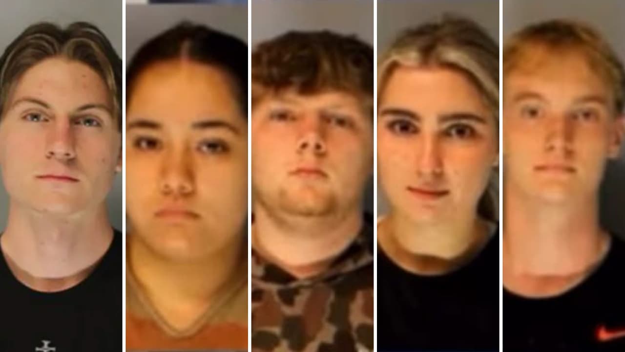 Los cinco acusados del incidente.