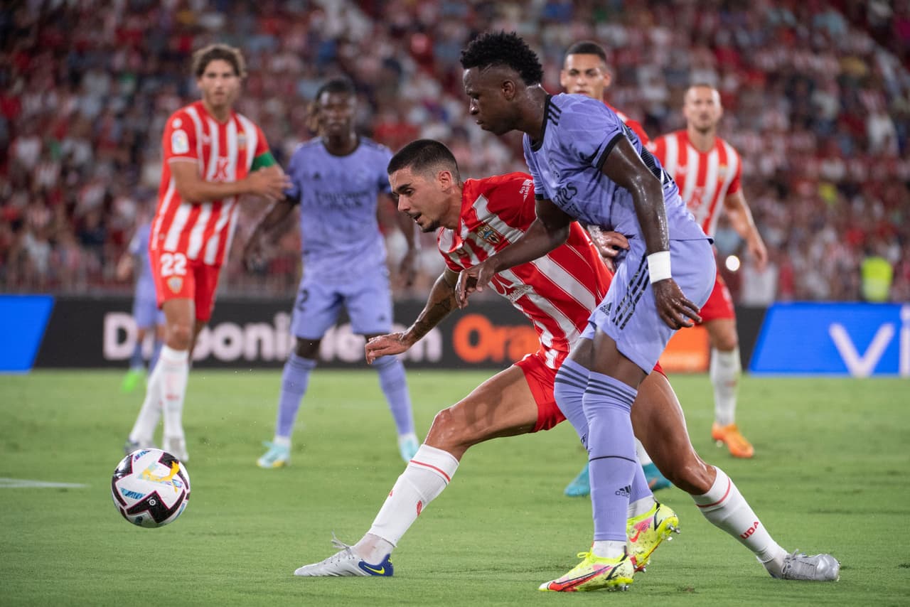 Real Madrid sufrió pero terminó derrotando al Almería con un golazo de David Alaba que entró de cambio para salvar a su equipo.