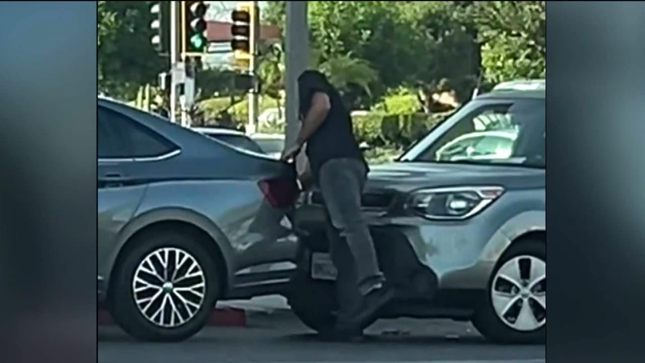 Conductor casi atropella a un hombre en pleno ataque de furia al volante en Pico Rivera