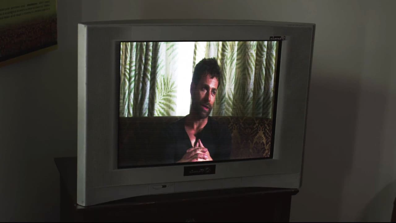 Unexpectedly, TV started spreading a video where Carlos Almada claimed there was a complot against Andrés Labrador. From Cuba, he claimed powerful men had joined together in order to keep him away from the presidency.