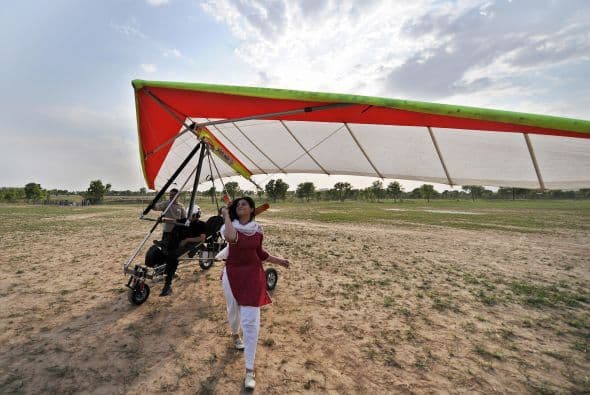 Según la Oficina Nacional de Seguridad de Transporte, en 2010 hubo 32 accidente, resultando siete personas muertas. Los usuarios que practican ala delta tienen un aumento considerable en sus primas de su seguro de vida, y en algunos casos pueden ser rechazados para la cobertura total.