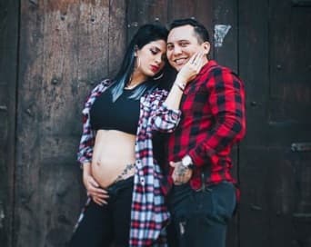 La pareja de enamorados está muy activa en redes sociales y constantemente suben fotos de cómo va el embarazo de la joven guatemalteca.