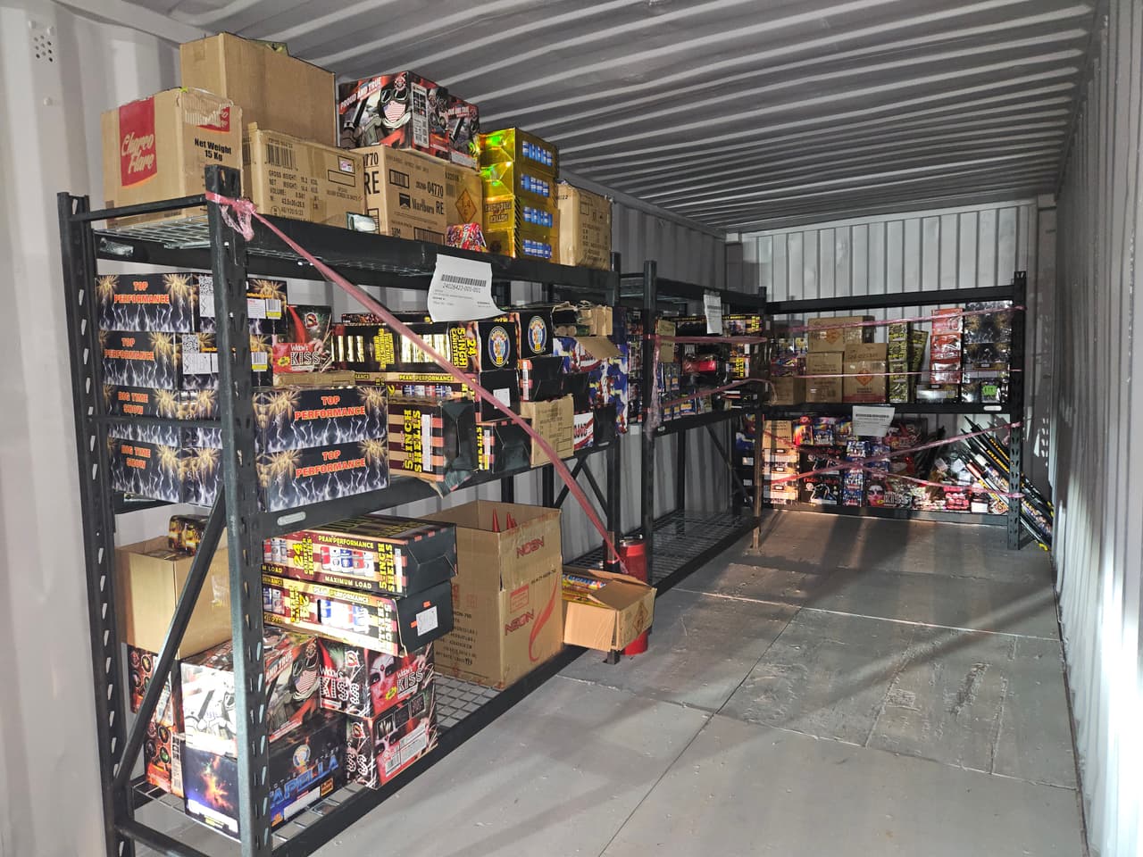 El operativo se llevó a cabo el 24 de junio. Se advierte que estos fuegos artificiales ilegales pueden herir a las personas y dañar o destruir propiedades.