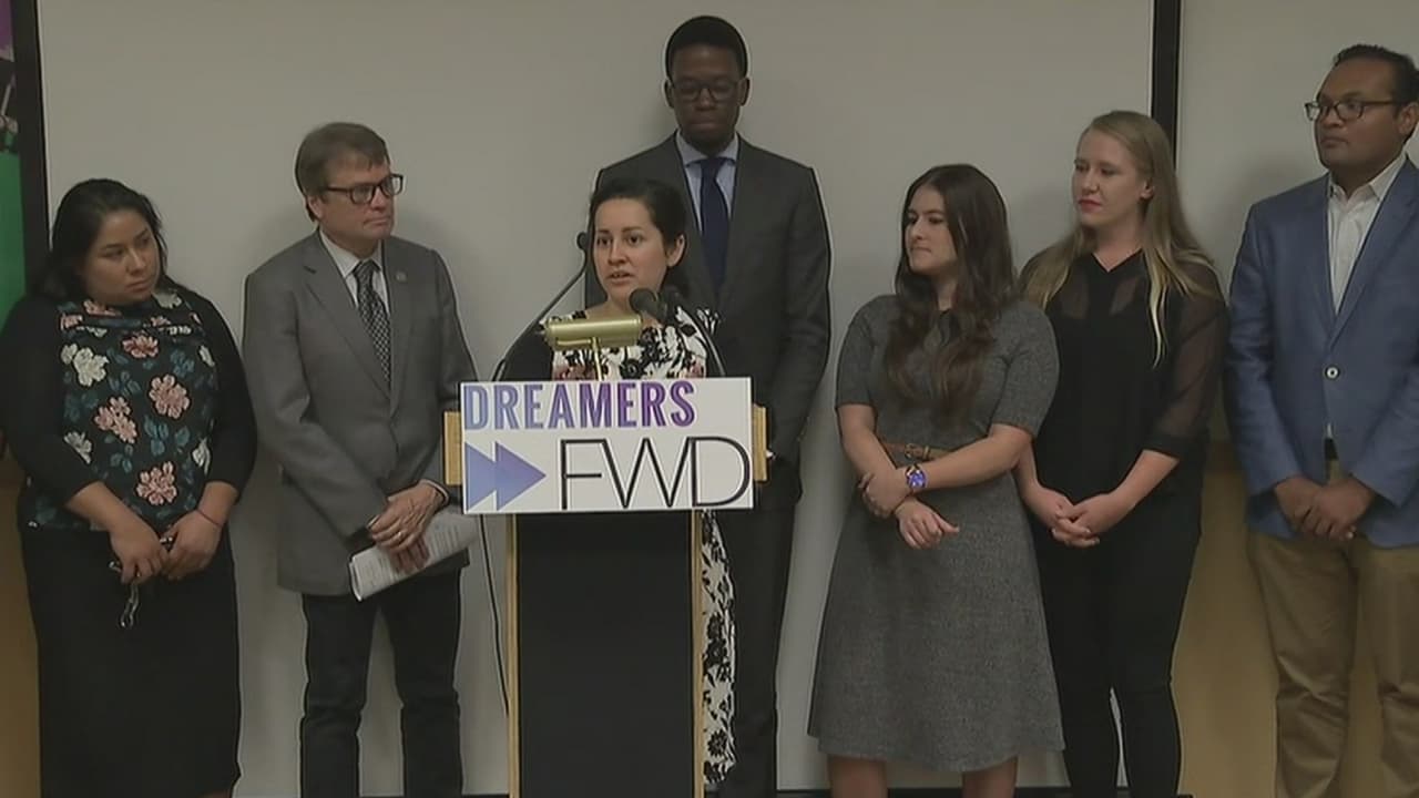 “No regresaremos a las sombras, vamos a luchar”, dicen soñadores en Chicago ante el posible fin de DACA