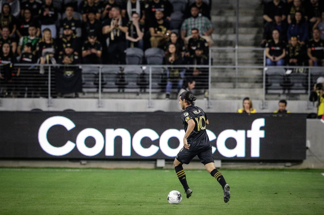 Carlos Vela pedía el balón constantemente y buscaba generar peligro