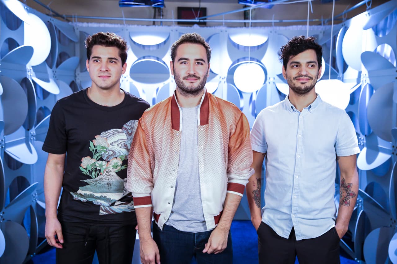 <span class="cms-h3-H3"><b>Reik. </b></span>
<b><h3 class="cms-h3-H3">Nominaciones: 3 </h3>¿A qué están nominados?:</b> Álbum del Año Pop / Rock por "Des/Amor", Grupo o Dúo del Año Pop / Rock y Canción del Año Pop / Rock por "Ya Me Enteré".