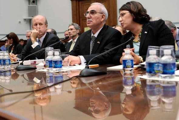 Servicios de Traducción e Intérpretes: Puestos de trabajo actuales - 34,431 | Puestos de trabajo en 2019 - 46,832 | Aumento - 36%