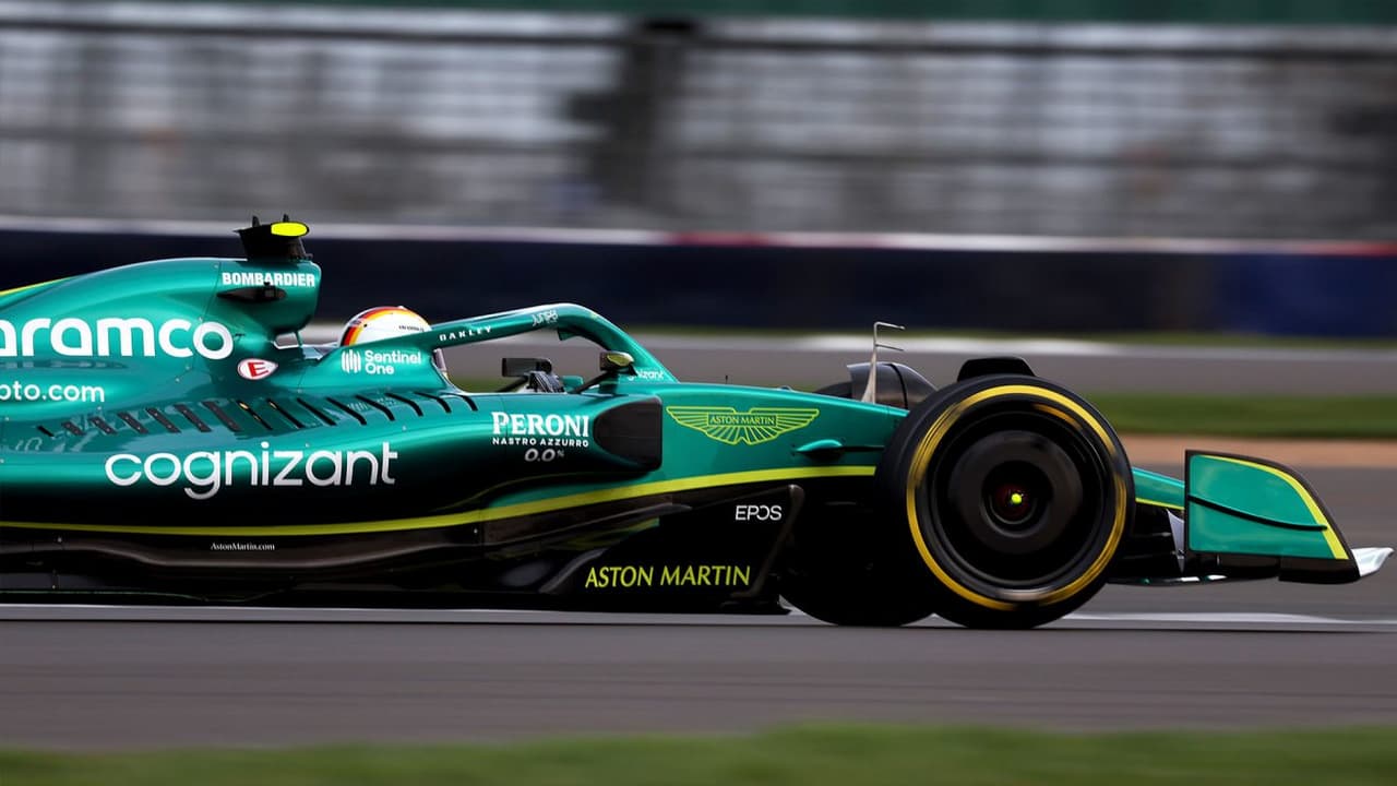 Sebastian Vettel y Lance Stroll, de Aston Martin, competirán en este AMR22.