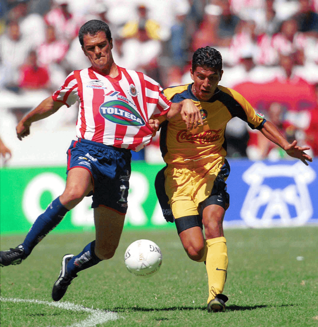 El mejor goleador de América en Clásicos oficiales ha sido Luis Roberto Alves con 10 anotaciones.