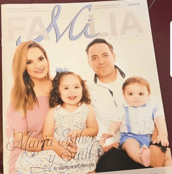 Mientras que él se queda en casa siendo el amo y señor del hogar.