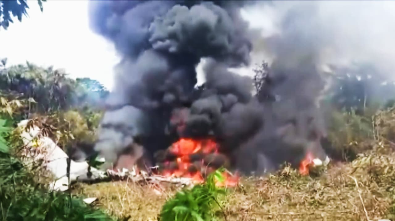 Video: Imágenes del accidente de un avión militar en Colombia; así narraron testigos el desplome