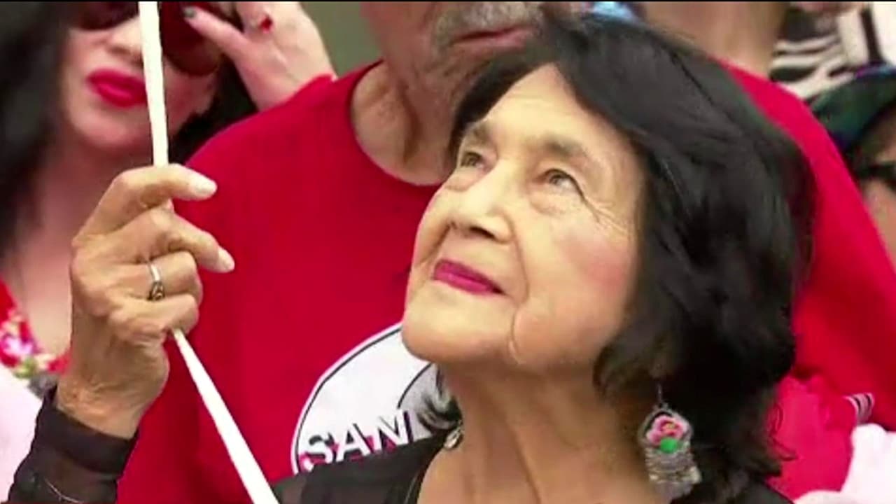 "Ella no necesitaba un podio": Dolores Huerta detrás de las cámaras