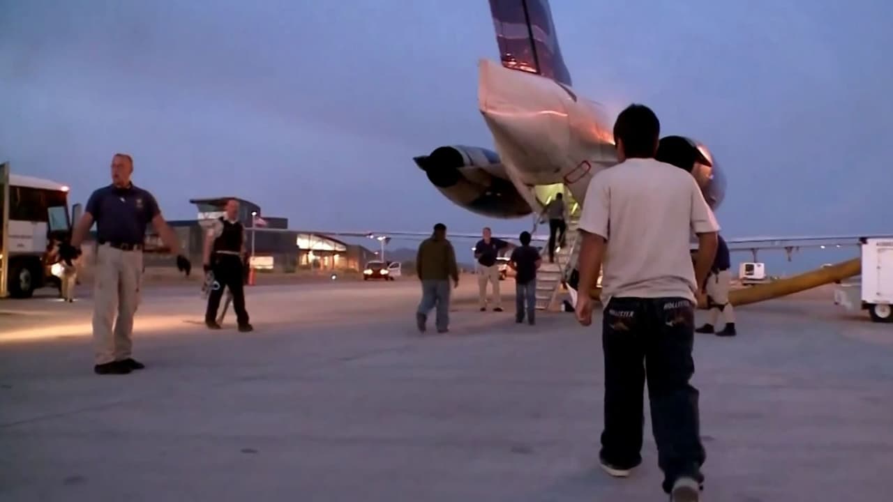 Voluntarios ayudan a migrantes liberados por ICE a volver con sus familias