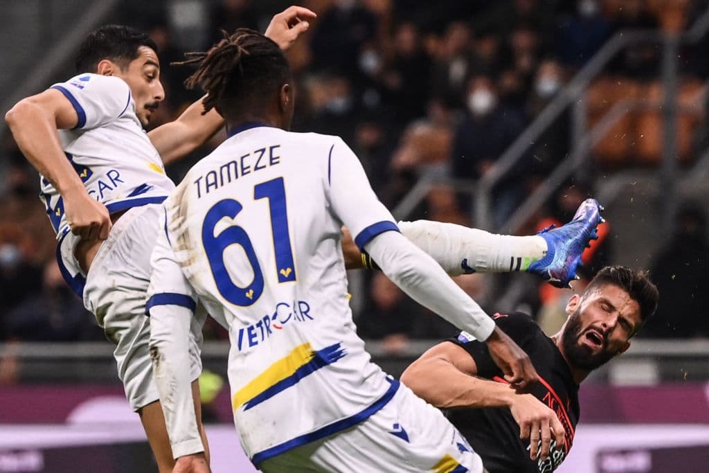 Parecía todo perdido para el Milán, pero sus jugadores comienzan a concetar y logran rescatar la victoria 3-2 sobre el Hellas Verona.